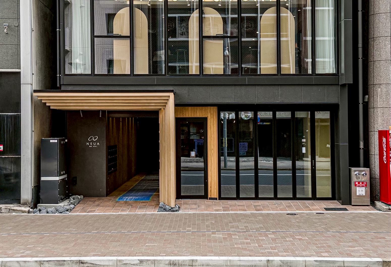 NEUA MEIEKI exterior